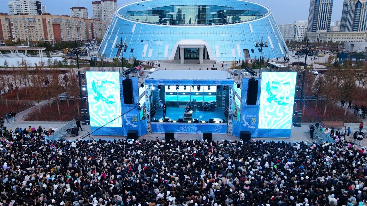 Өте кішкентай порно