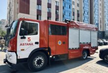 Елорда аулаларындағы заңсыз бөгеттер тексеріліп жатыр: шлагбаумдар мен бетон блоктар