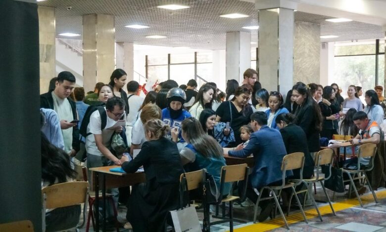 Ярмарка вакансий в Астане: 50 компаний предложили 536 вакансий и более 500 рабочих мест