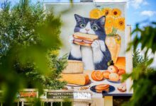 Астанада мысық бейнесі бар жаңа мурал — Таха Хусейн көшесіндегі үйдің қасбеті
