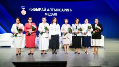 Астанада ұстаздар Тамыз кеңесінде марапатталып, қала педагогтері бағаланды