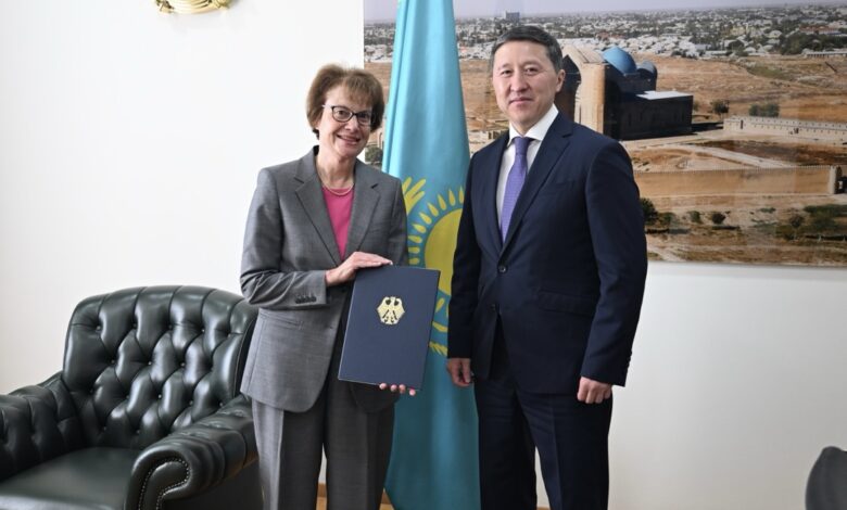 Германияның елшісі сенім грамоталарының көшірмелерін тапсырды