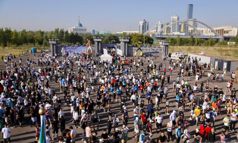 ALMATY RUN: Астанада 2,5 мыңнан астам адам Триатлон паркінде 6,2 км жүгірді