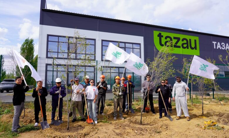 Таза Қазақстан: Астанада TAZAU қызметкерлері №1 Индустриялық паркта 70-тен астам ағаш отырғызды