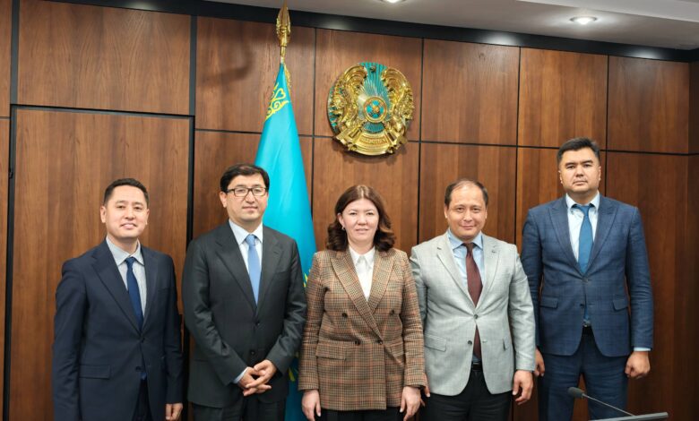 Оқу-ағарту министрі «Білім-инновация» лицейлерінің басшыларымен кездесті