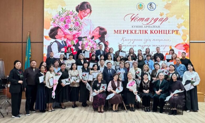Мәдениет саласындағы педагогтер Ұстаздар күні ведомстволық наградаларға ие болды
