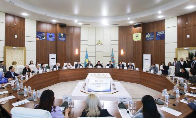 Құрылтай депутаттары Астанадағы Достық үйінде этномәдени бірлестіктермен кездесті