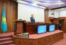 Ерлан Сәрсембаев әділет органдары қызметкерлерін Республика күнімен құттықтады