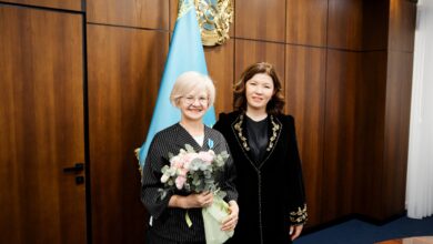 Оқу-ағарту министрлігінде Республика күніне орай қызметкерлер марапатталды