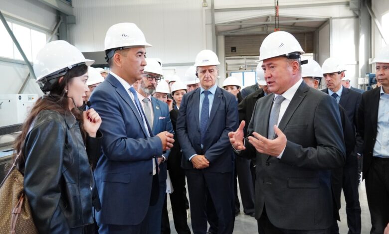 Вице-министр мұнай-газ үшін техника жасаушы үш құрылымды ревизиялады