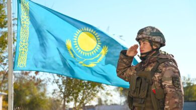 Республика күніне орай әскери бөлімдерде Мемлекеттік Ту салтанатты түрде көтерілді