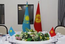 Қазақстан мен Қырғызстанның қорғаныс министрлері Шолпан-Атада кездесті